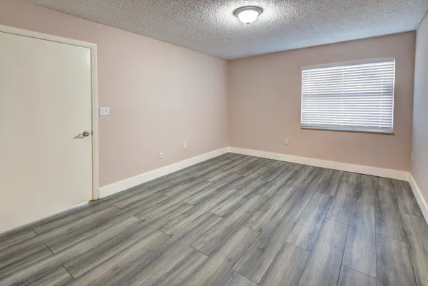 $2,200 | 858 Crystal Lake Drive, Deerfield Beach, FL 33064