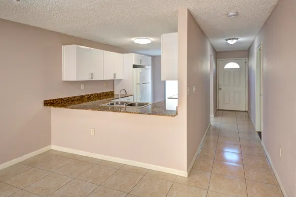 $2,200 | 858 Crystal Lake Drive, Deerfield Beach, FL 33064