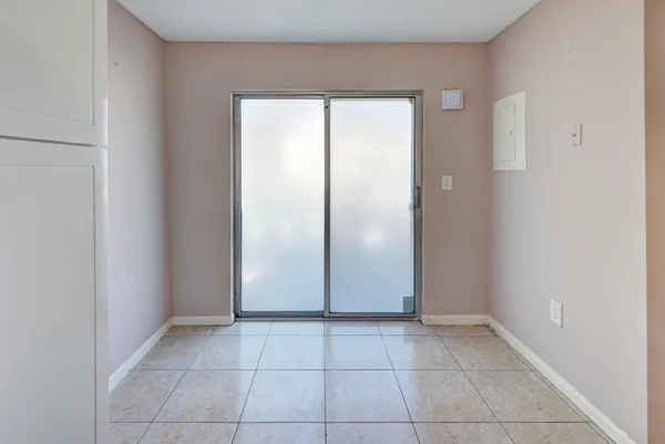 $2,200 | 858 Crystal Lake Drive, Deerfield Beach, FL 33064