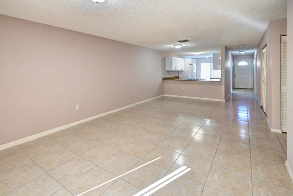 $2,200 | 858 Crystal Lake Drive, Deerfield Beach, FL 33064