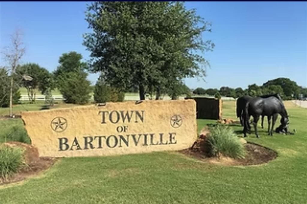 600 Wiesen Way Argyle, TX 76226 - Photo 19 of 40 a view of outdoor space with garden and trees
