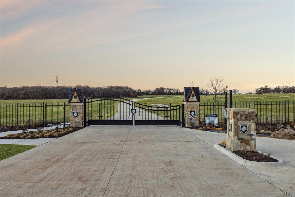 600 Wiesen Way Argyle, TX 76226 - Photo 8 of 40 a view of a garden