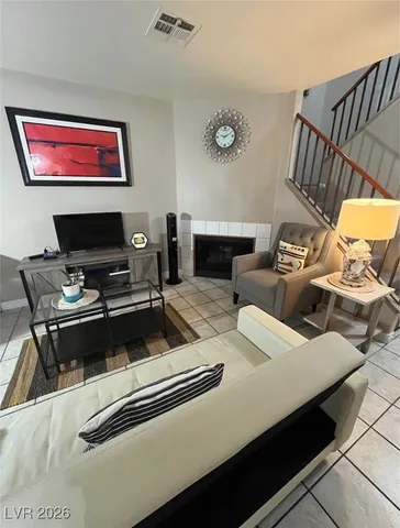 $1,800 | 2205 Short Pine Drive, Las Vegas, NV 89108