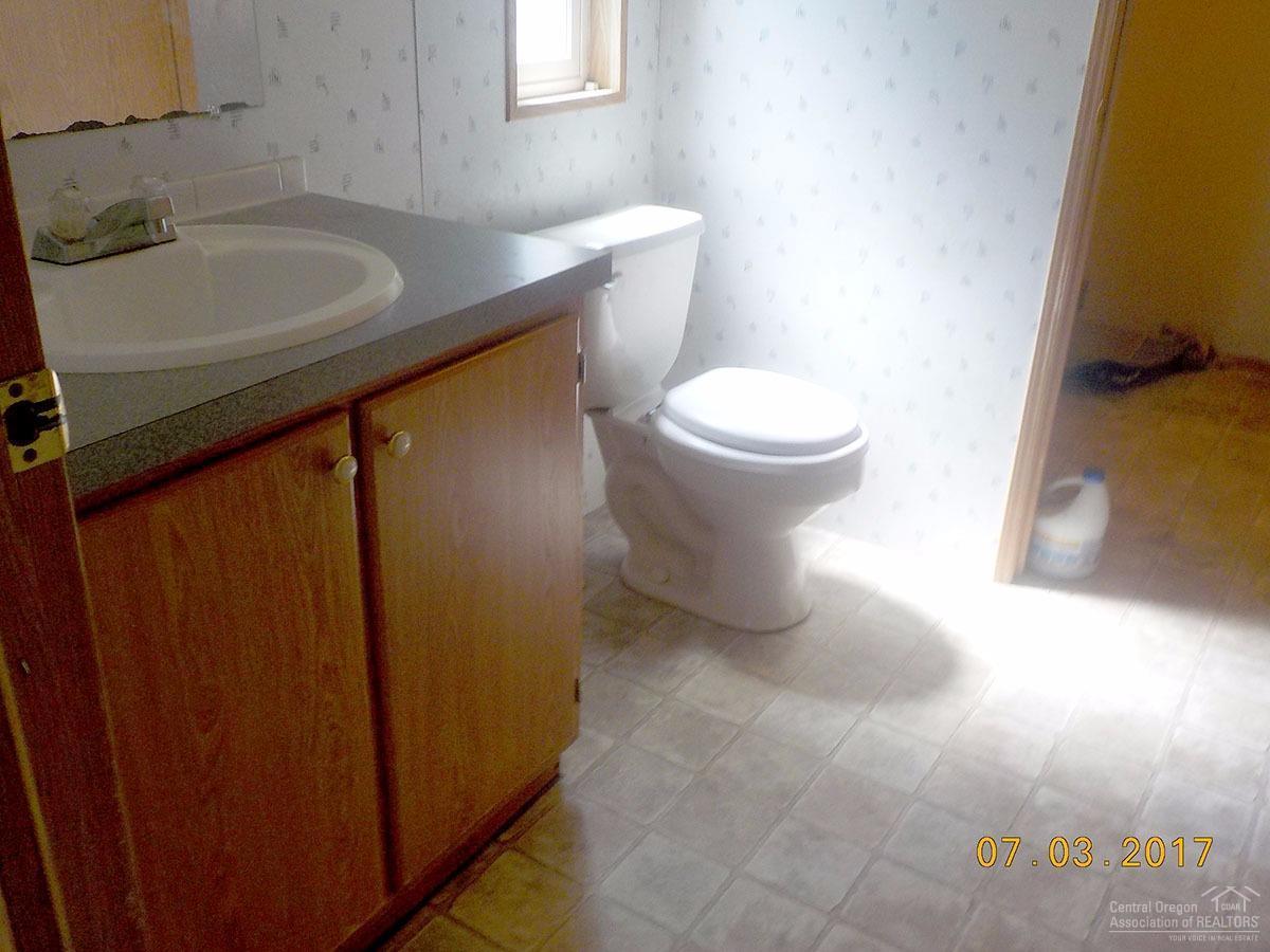 2157 Southwest 22nd Street Redmond, OR 97756 - Photo 10 of 14 Additional Photo