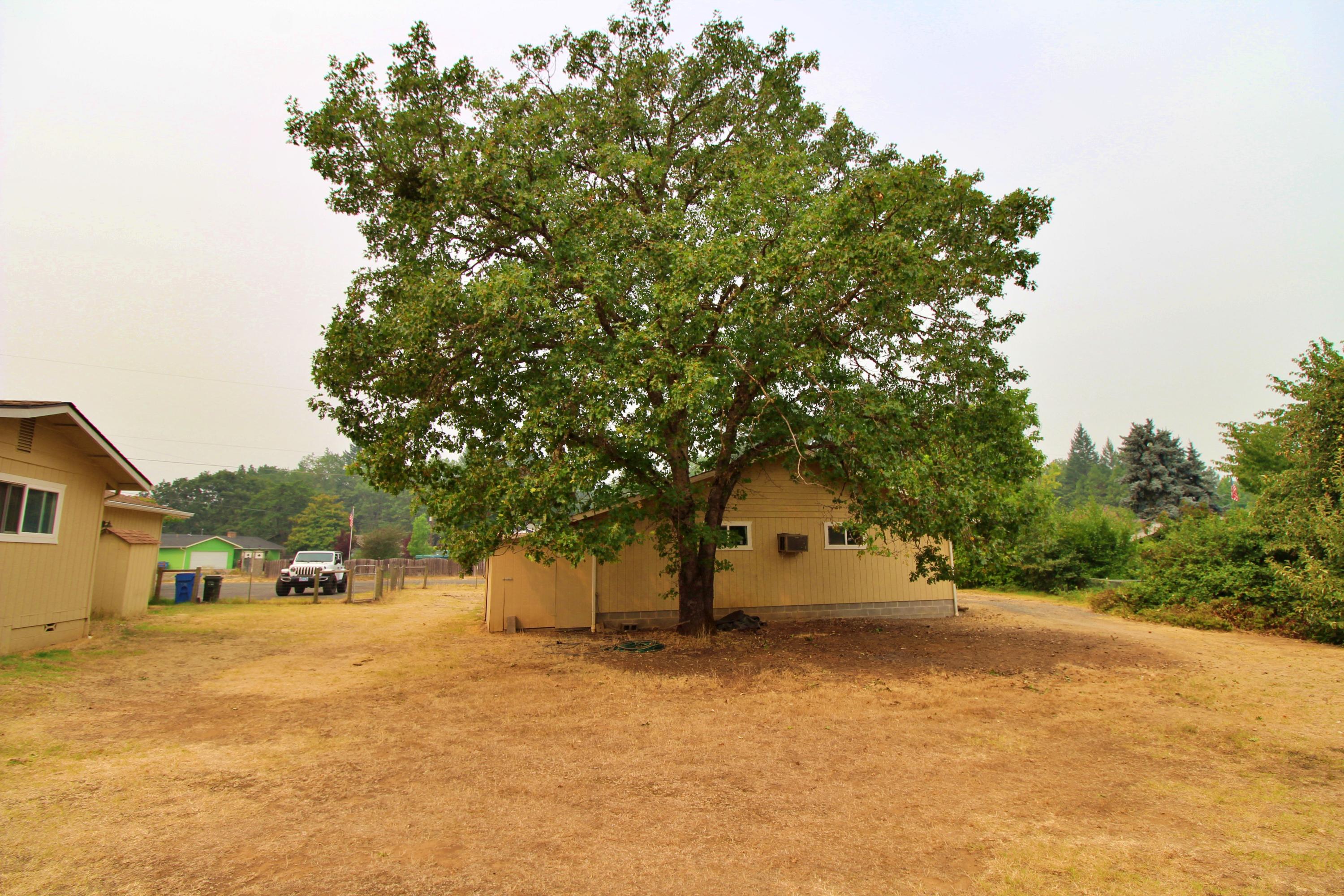 1981 Robinson Road Grants Pass, OR 97527 - Photo 28 of 35 IMG_6044