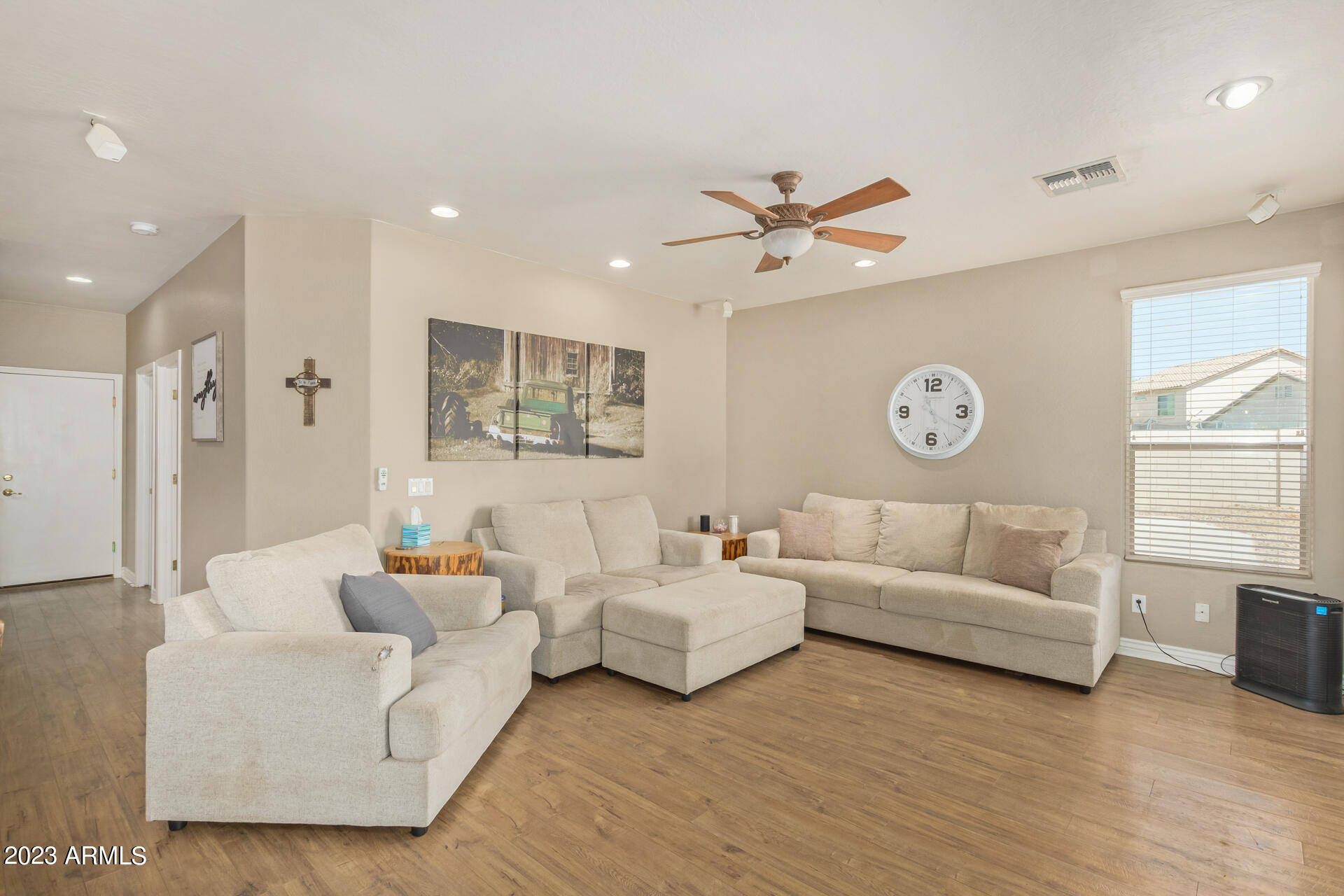 2979 South Martingale Road Gilbert, AZ 85295 - Photo 10 of 54 09 - Martingle