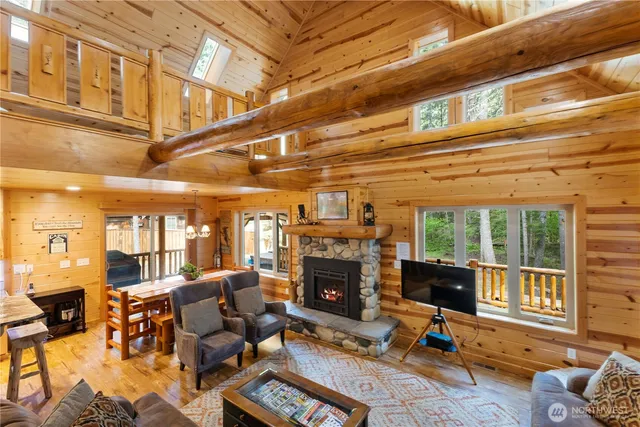 $1,150,000 | 16006 Crystal Lane East, Enumclaw, WA 98022