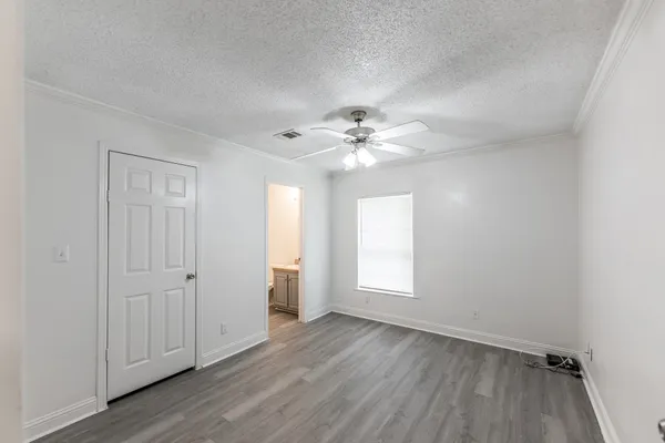 $1,800 | 108 Varsity Drive, Huntsville, TX 77340