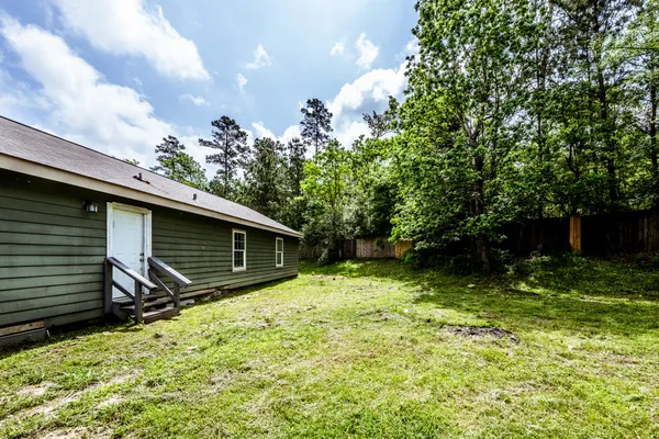 $1,800 | 108 Varsity Drive, Huntsville, TX 77340