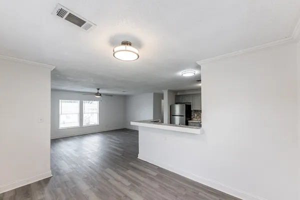 $1,800 | 108 Varsity Drive, Huntsville, TX 77340