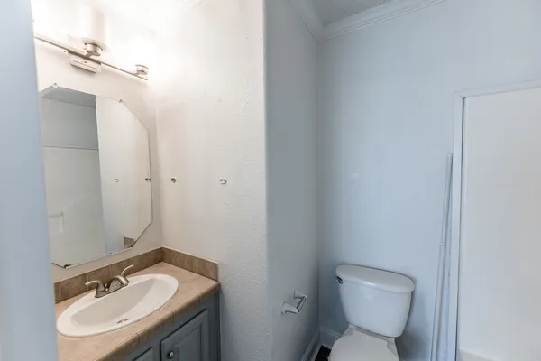 $1,800 | 108 Varsity Drive, Huntsville, TX 77340