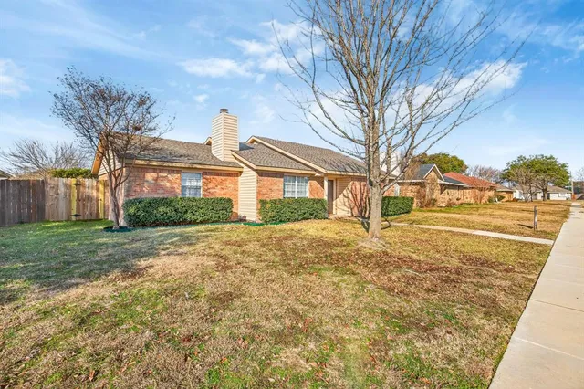 $295,000 | 2709 College Park Drive, Rowlett, TX 75088