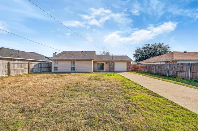 $295,000 | 2709 College Park Drive, Rowlett, TX 75088