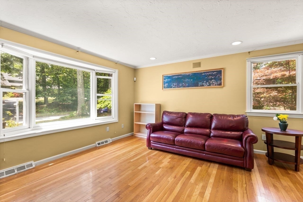 35 Castle Drive Sharon, MA 02067 - Photo 6 of 38