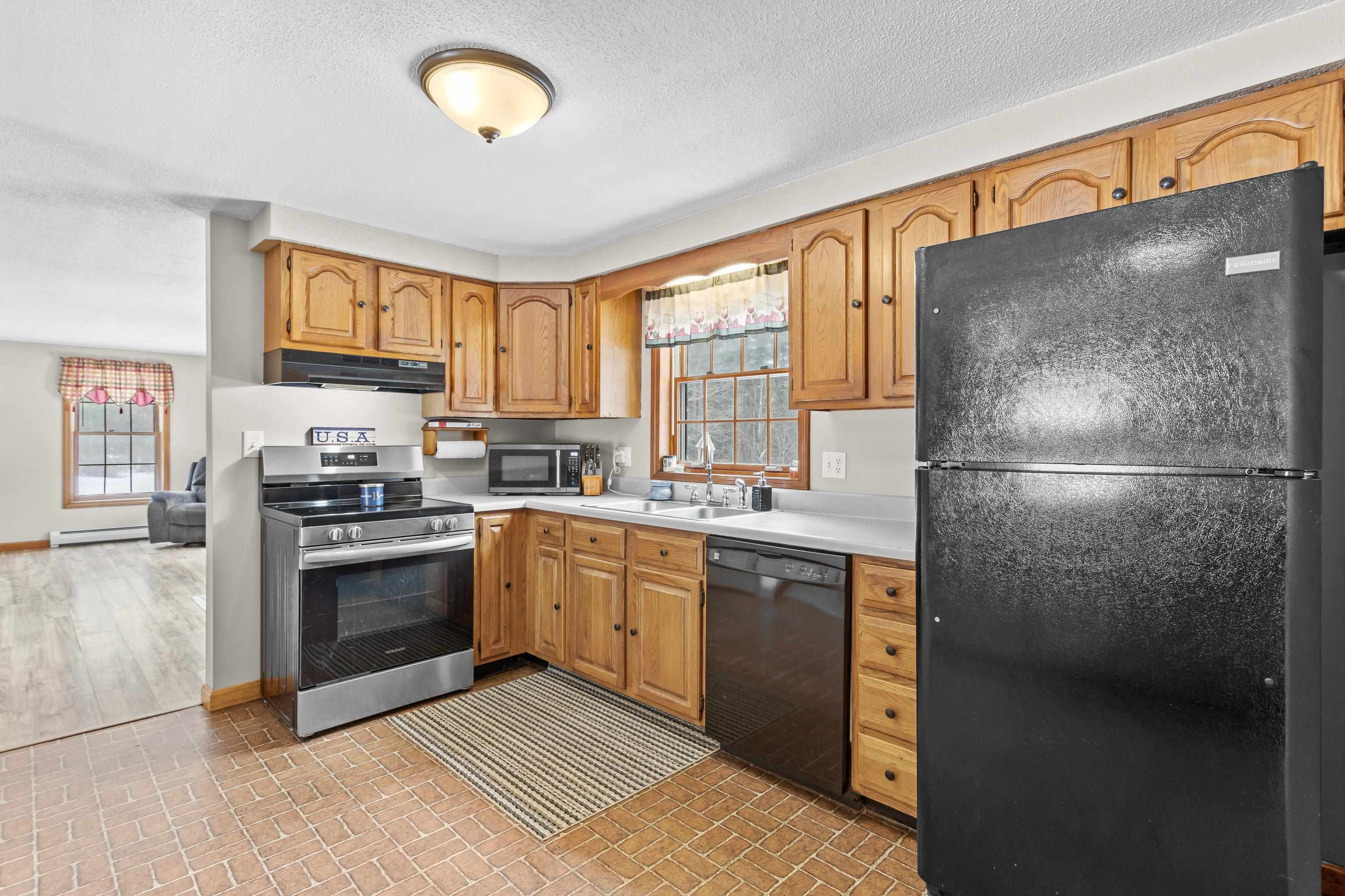 365 Deerfield Road Allenstown, NH 03275 - Photo 3 of 46 Gallery Image 3