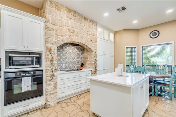 $899,000 | 302 Guadalupe River Drive, Seguin, TX 78155