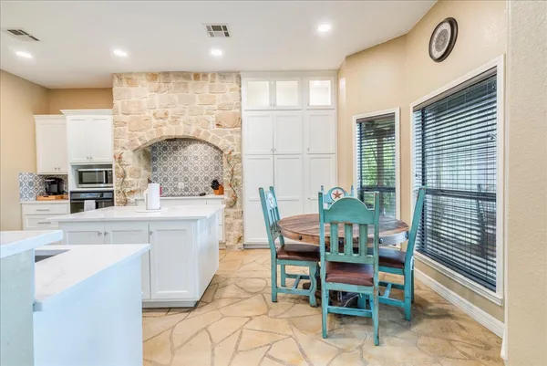 $899,000 | 302 Guadalupe River Drive, Seguin, TX 78155