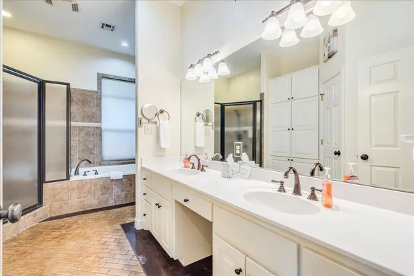 $899,000 | 302 Guadalupe River Drive, Seguin, TX 78155