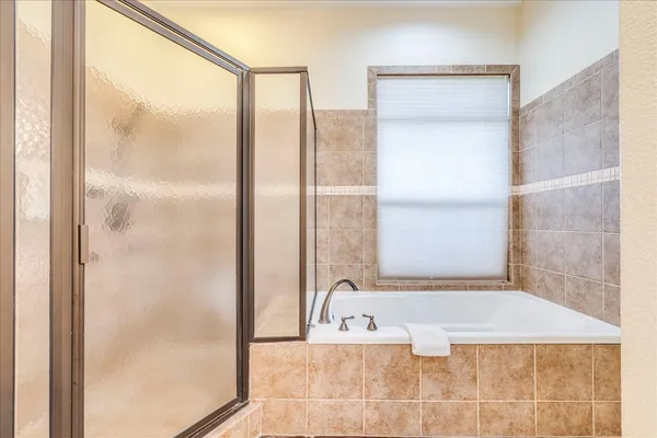 $899,000 | 302 Guadalupe River Drive, Seguin, TX 78155