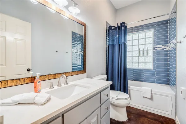 $899,000 | 302 Guadalupe River Drive, Seguin, TX 78155