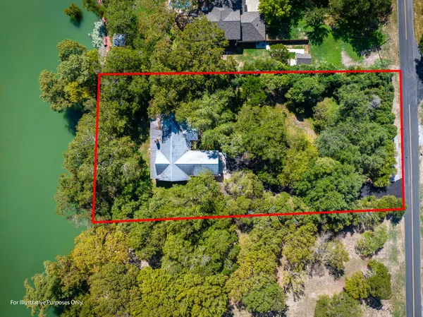 $899,000 | 302 Guadalupe River Drive, Seguin, TX 78155