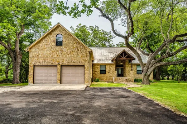 $899,000 | 302 Guadalupe River Drive, Seguin, TX 78155