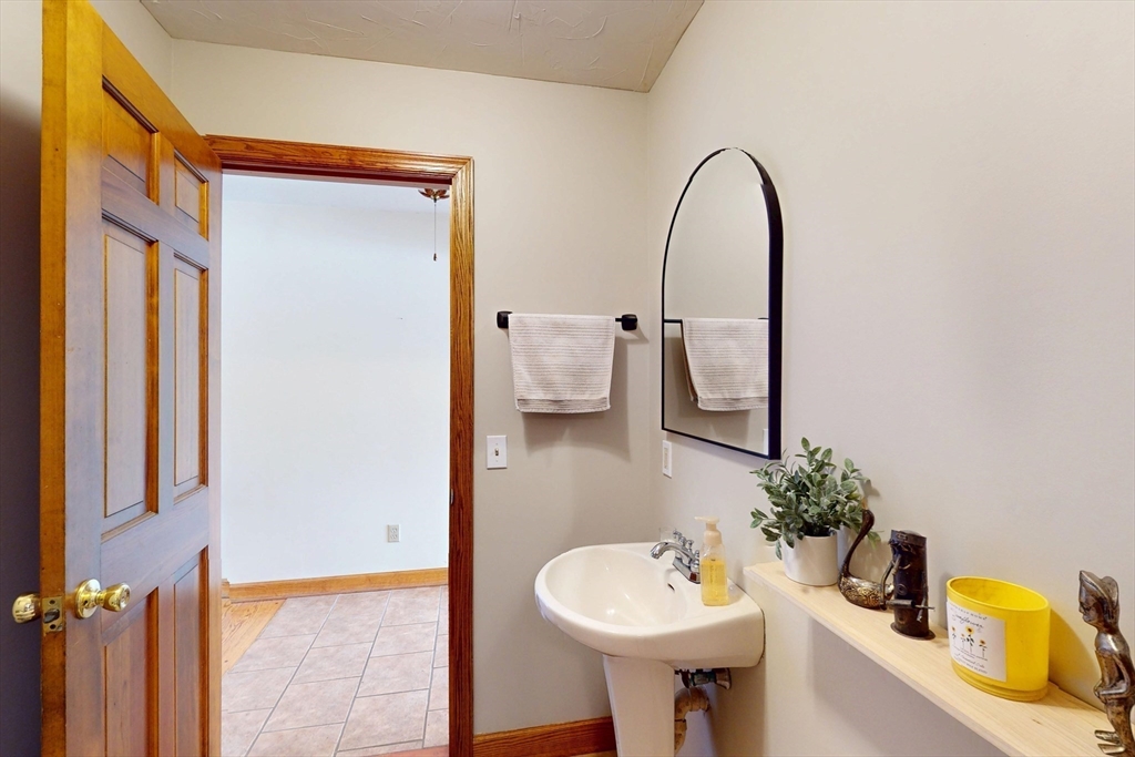 304 Dalton Division Road Pittsfield, MA 01201 - Photo 11 of 42 Gallery Image 11
