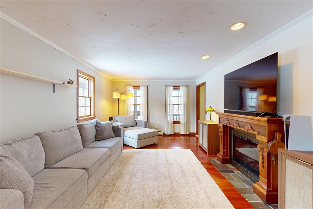 304 Dalton Division Road Pittsfield, MA 01201 - Photo 18 of 42 Gallery Image 18