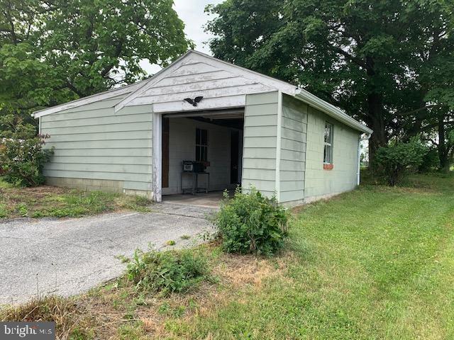 4846 Lehman Road Spring Grove, PA 17362 - Photo 6 of 17