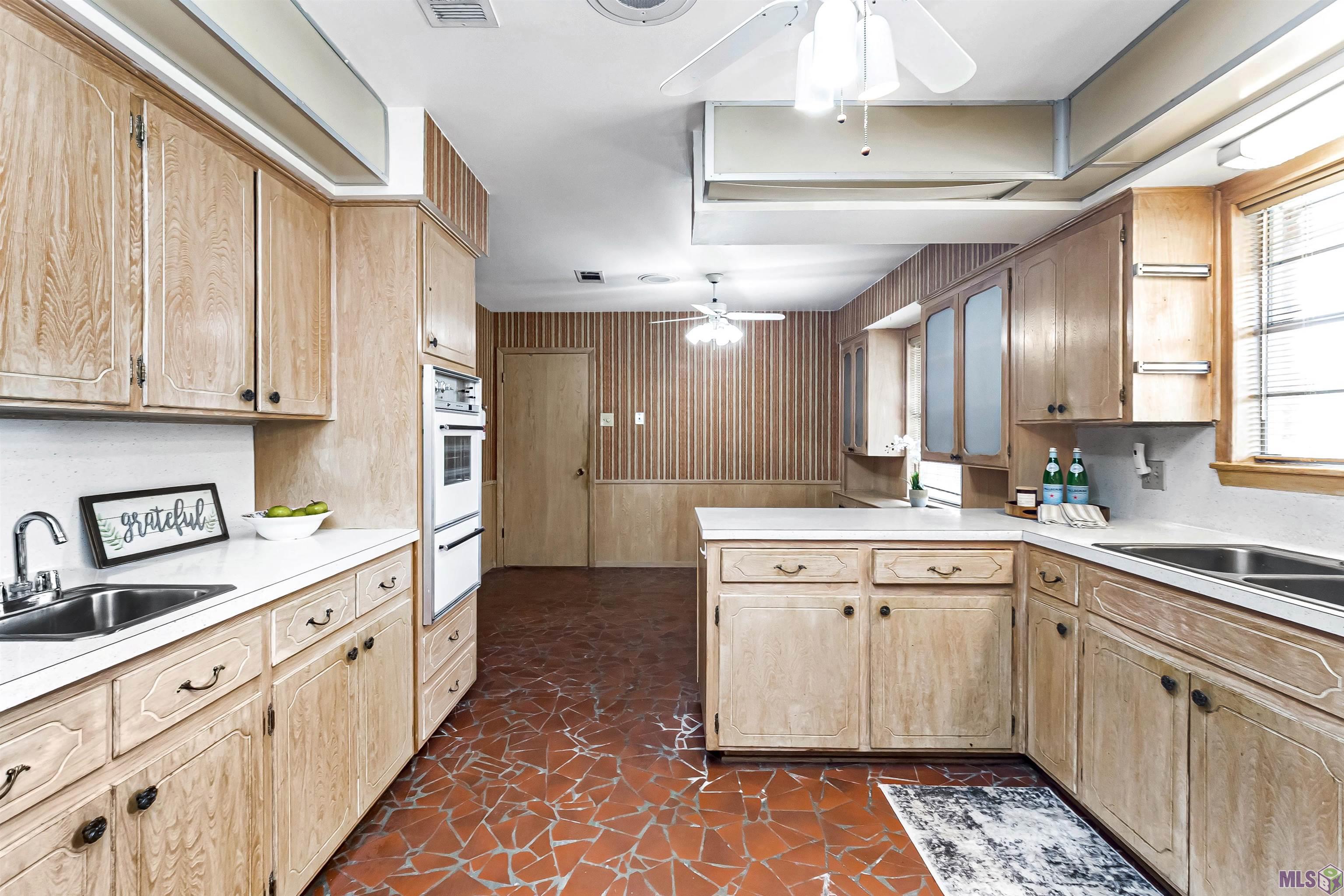 11146 Goodwood Boulevard Baton Rouge, LA 70815 - Photo 3 of 32