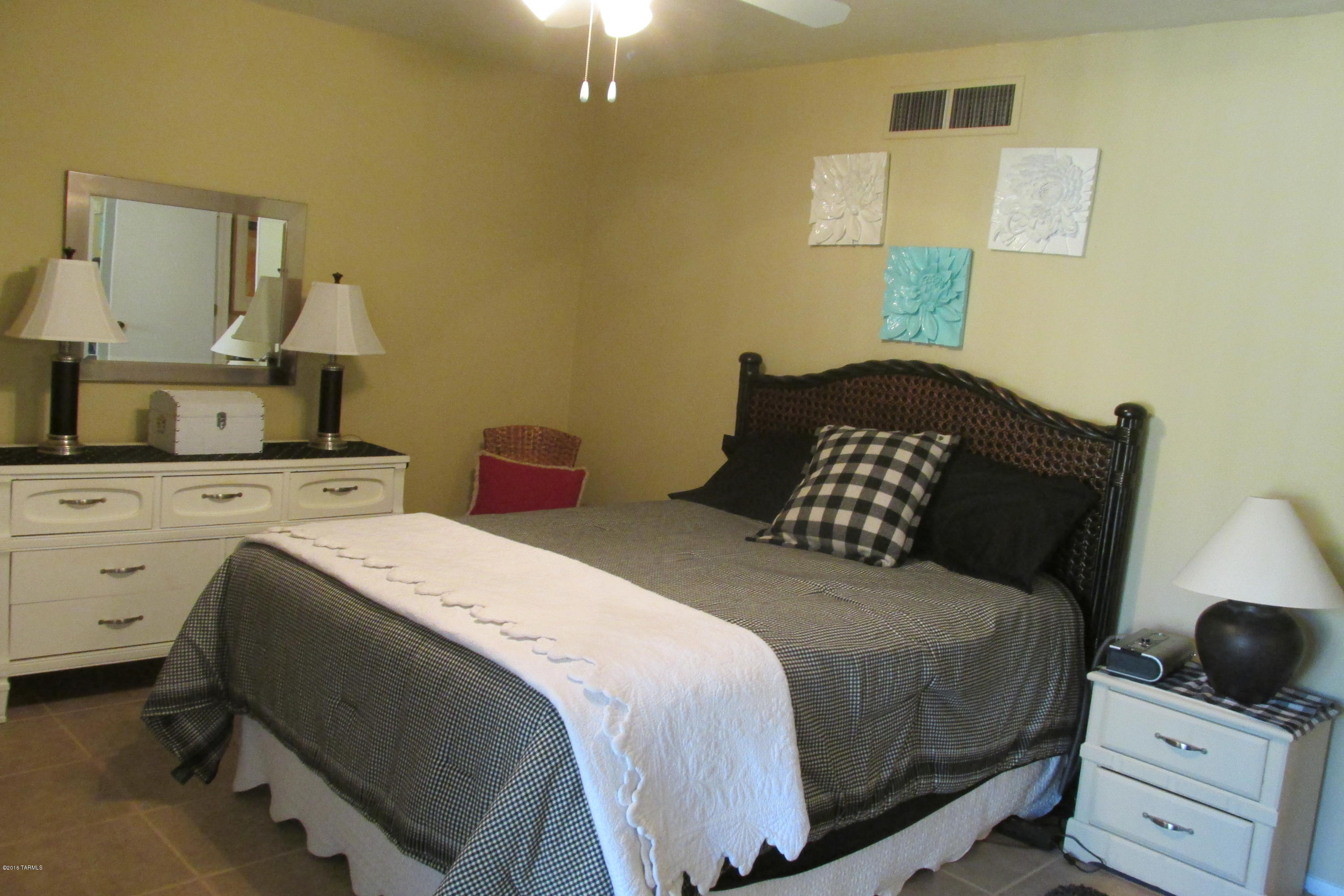 3432 North Eagle Road Tucson, AZ 85750 - Photo 6 of 26 Gallery Image 6