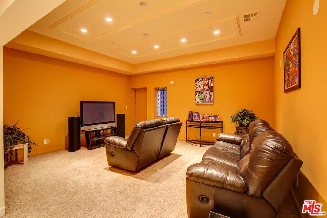 25663 Piuma Road Calabasas, CA 91302 - Photo 15 of 19