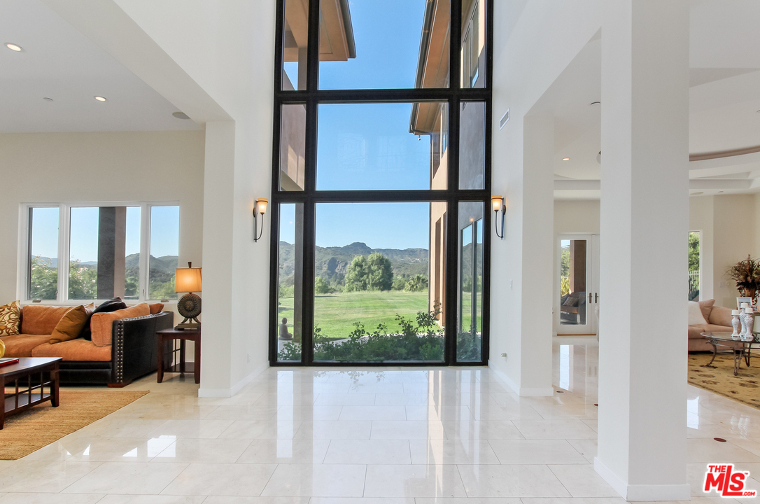 25663 Piuma Road Calabasas, CA 91302 - Photo 4 of 19