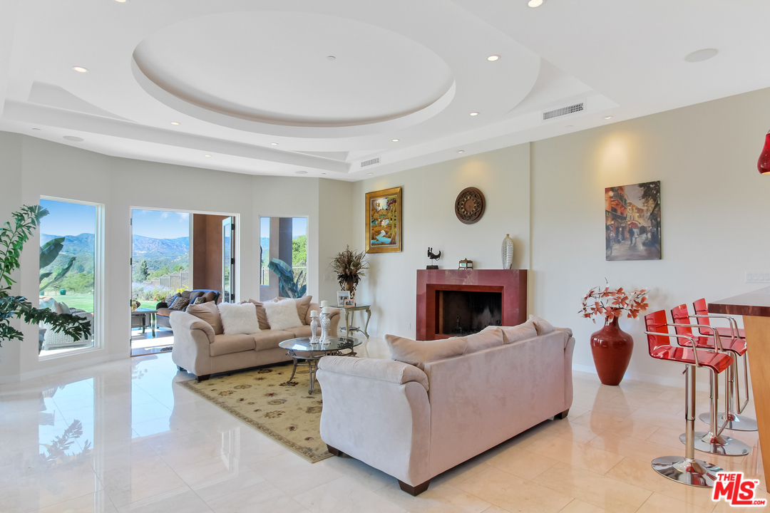 25663 Piuma Road Calabasas, CA 91302 - Photo 5 of 19