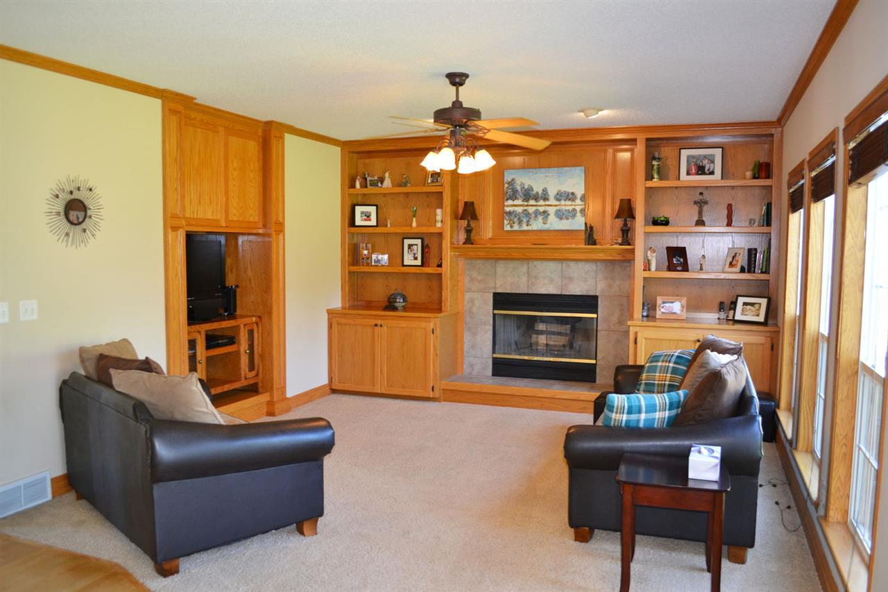 2035 Newcastle Road Marion, IA 52302 - Photo 2 of 24 Gallery Image 2