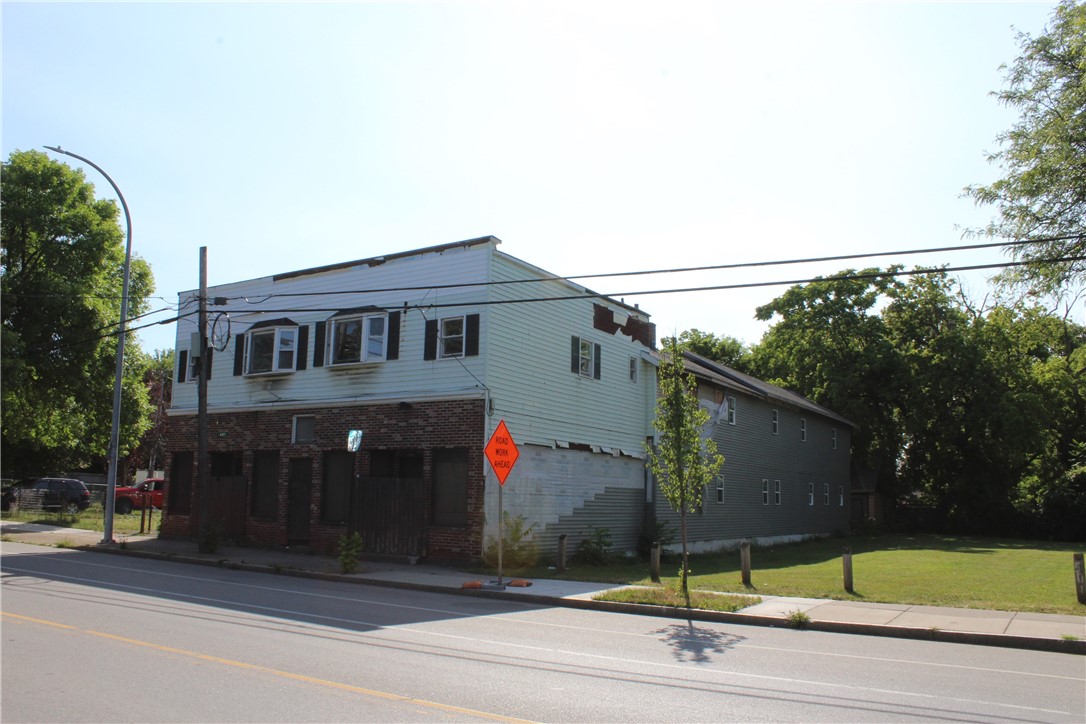 495 Hudson Avenue Rochester, NY 14605 - Photo 3 of 32