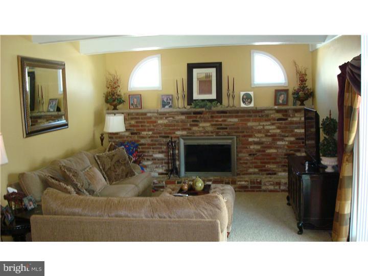 752 Grant Road Mount Laurel, NJ 08054 - Photo 3 of 25 Family Room