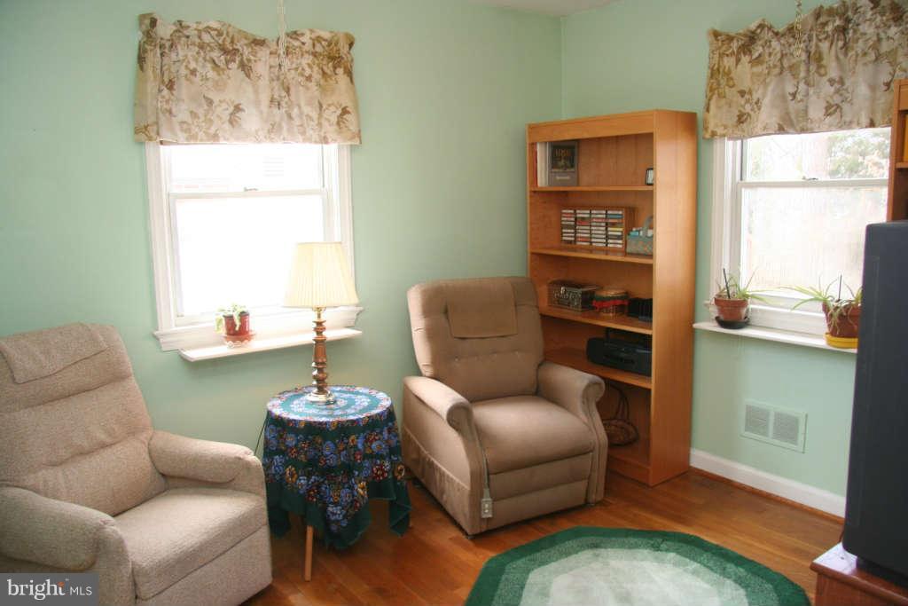 10506 Inwood Avenue Silver Spring, MD 20902 - Photo 15 of 27 Bedroom
