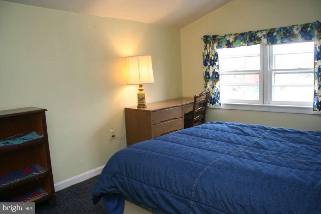 10506 Inwood Avenue Silver Spring, MD 20902 - Photo 20 of 27 Bedroom