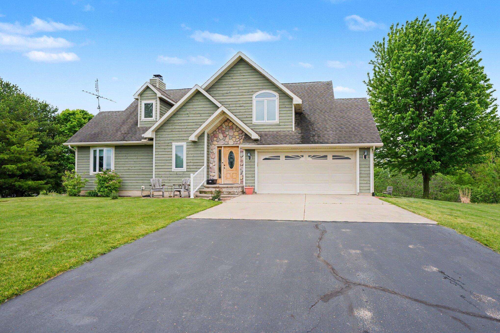 1908 Kaiser Road Galien, MI 49113 - Photo 1 of 34 001_file_5075