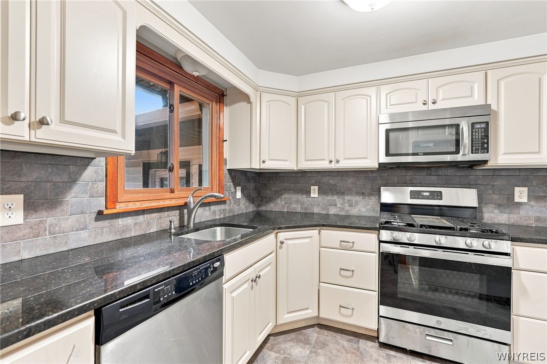 53 Hartford Road Amherst, NY 14226 - Photo 17 of 40 Gallery Image 17