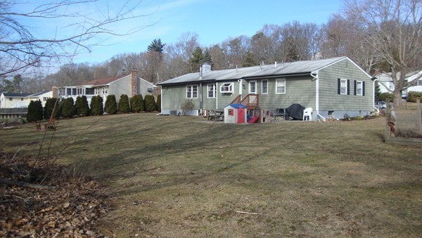 11 Edgehill Road Peabody, MA 01960 - Photo 4 of 26 Gallery Image 4
