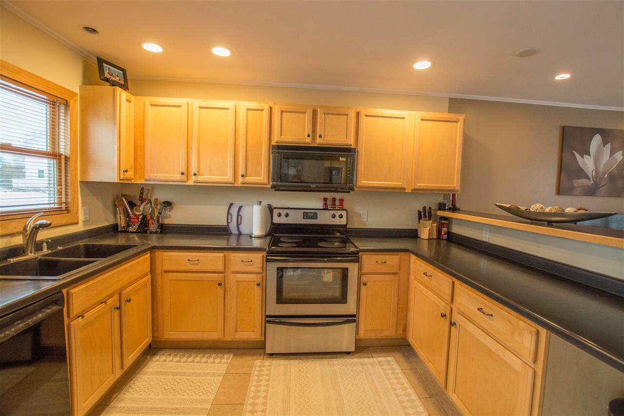 52 Governor Chittenden Road Williston, VT 05495 - Photo 8 of 23