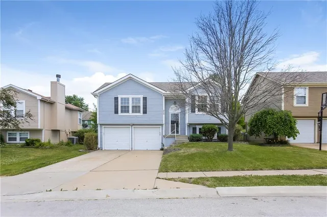 $1,985 | 209 Northeast 113 Street, Kansas City, MO 64155