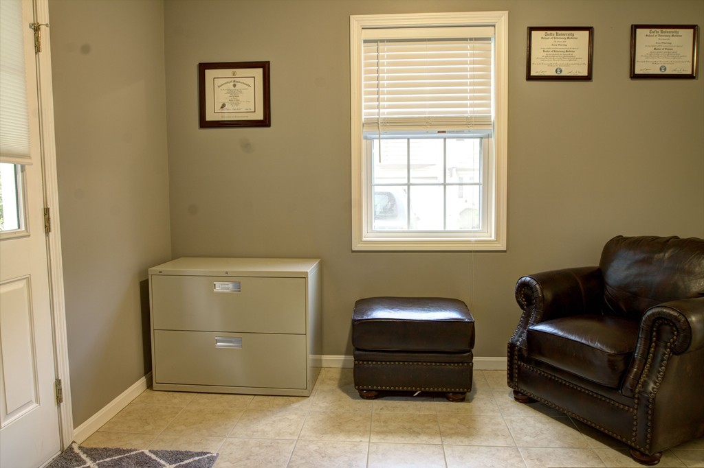 262 Littleton Road, Unit 22 Chelmsford, MA 01824 - Photo 26 of 30 a living room with furniture and a window