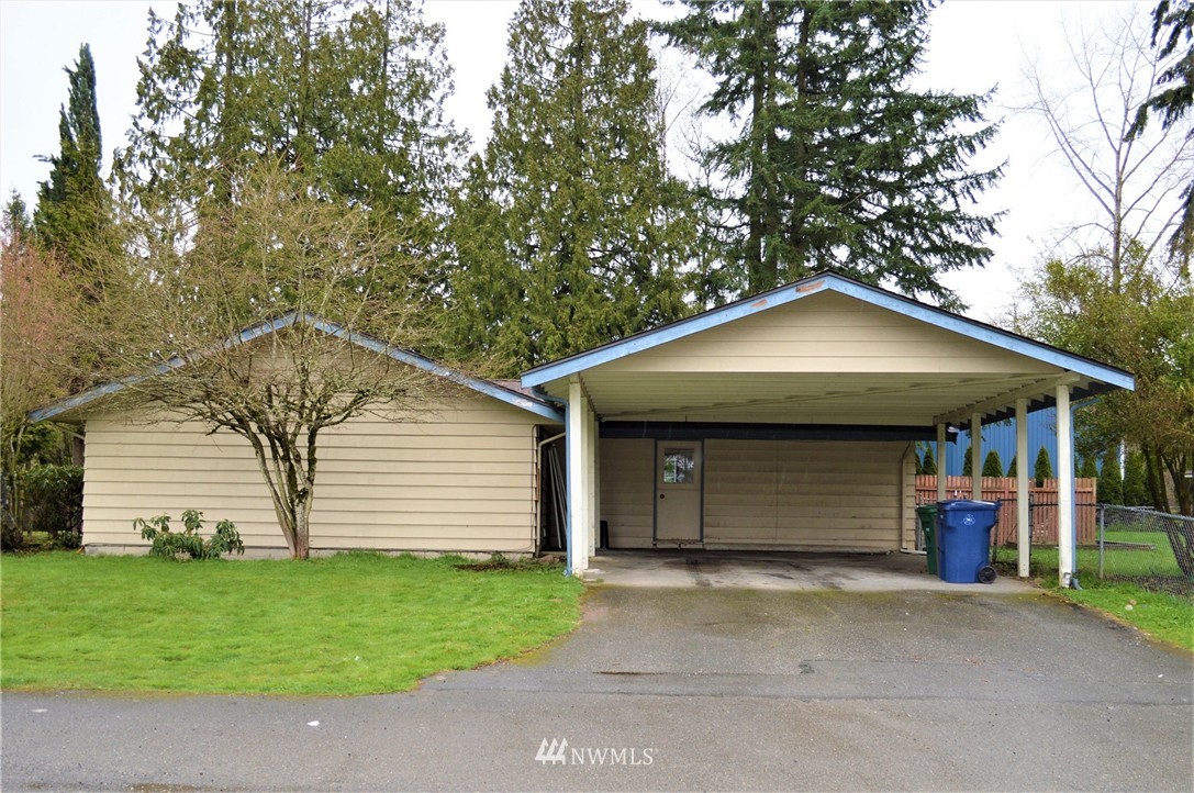 2604 Center Road Everett, WA 98204 - Photo 4 of 12