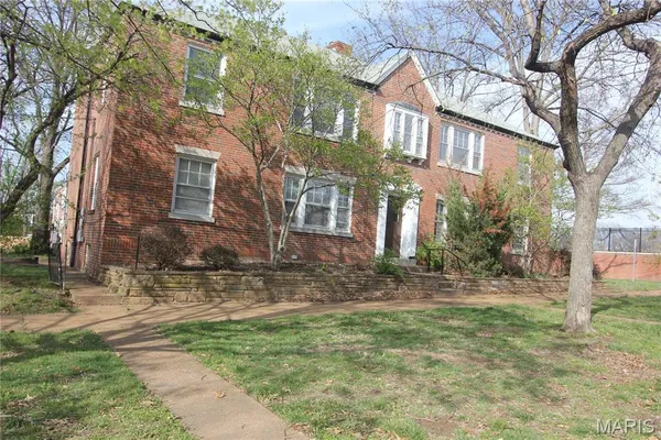 $1,800 | 6601 Alamo Avenue, Unit 1ST FLOOR A, St. Louis, MO 63105