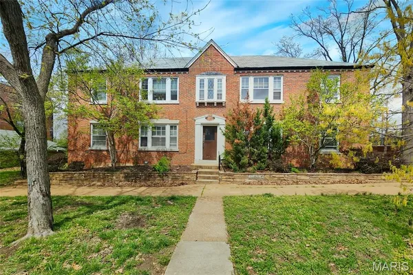 $1,800 | 6601 Alamo Avenue, Unit 1ST FLOOR A, Clayton, MO 63105