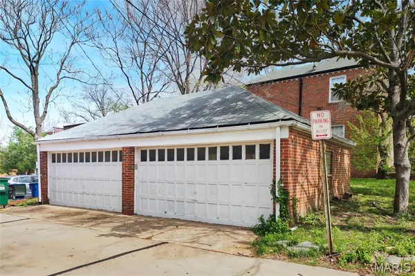 $1,800 | 6601 Alamo Avenue, Unit 1ST FLOOR A, Clayton, MO 63105