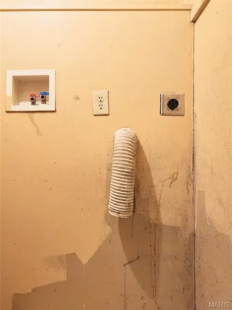 $1,800 | 6601 Alamo Avenue, Unit 1ST FLOOR A, Clayton, MO 63105